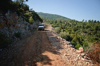 Mimo vyšlapané cesty jeep safari