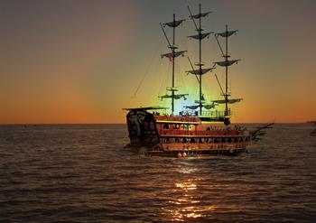 Rejs nocą pirackim statkiem - Alanya
