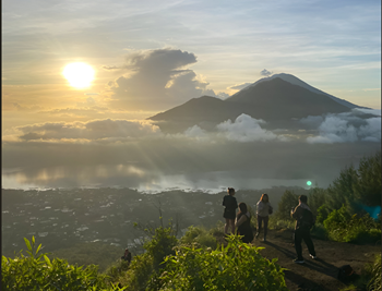 Trekking o wschodzie słońca na górze Batur