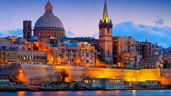 Malta nocą – wybrzeże Valletty, Rabat i Mdina