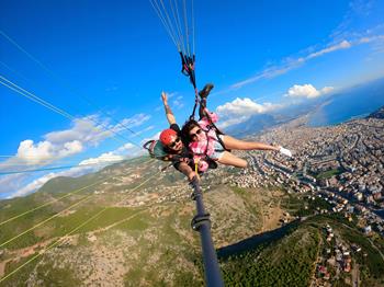 Paragliding v Alanyi